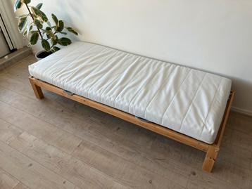 Houten daybed/bedframe met Åfjäll matras - afbeelding 2