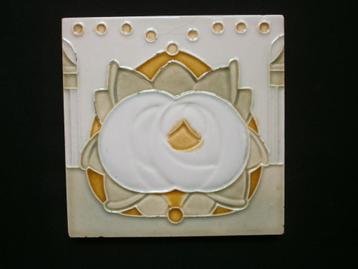 Art nouveau tegel beschikbaar voor biedingen
