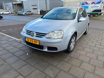 Volkswagen Golf 1.6 16V FSI 85KW 2007 Grijs beschikbaar voor biedingen