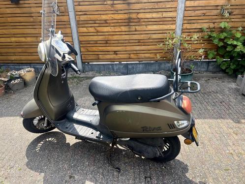 BTC Riva scooter 2018 gele plaat, Fietsen en Brommers, Snorfietsen en Snorscooters, Gebruikt, Overige merken, Benzine, Ophalen of Verzenden