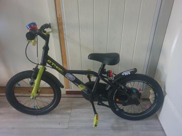 Stoere stevige 16 inch BTWIN 500 DARK HERO jongensfiets. beschikbaar voor biedingen