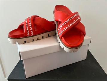 Post Xchange, nieuwe slippers maat 40 beschikbaar voor biedingen