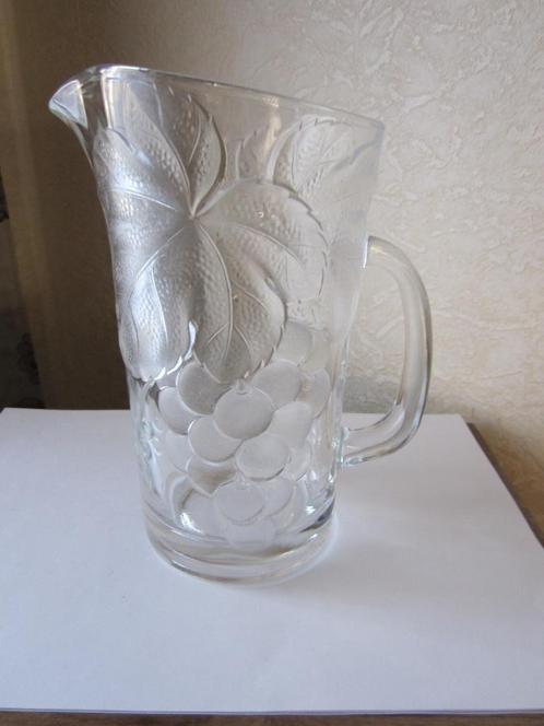 Mooie dikwandige heldere glas kan - druiventrossen in relief, Antiek en Kunst, Antiek | Glas en Kristal, Verzenden