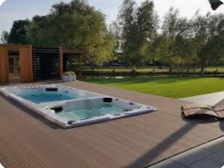 Onderhoud verkoop reparatie spa/jacuzzie, Tuin en Terras, Bubbelbaden en Hottubs, Zo goed als nieuw, Ophalen