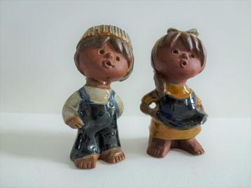   Vintage retro Beeldjes aardewerk jongen meisje. jaren '70  beschikbaar voor biedingen