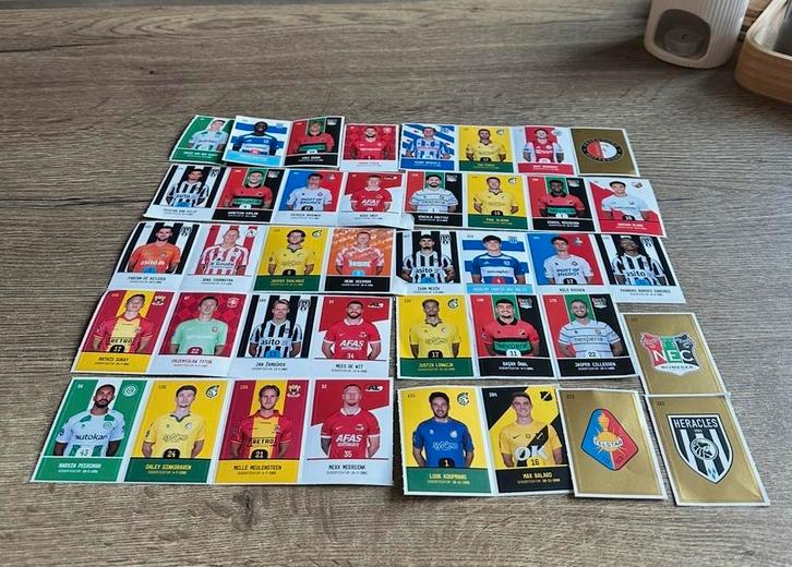 Voetbalplaatjes Eredivisie 2025-2026 plus, Verzamelen, Stickers, Zo goed als nieuw, Sport, Ophalen