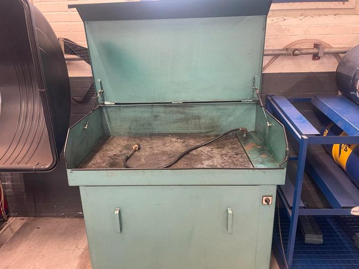 Goed werkende ontvetterbak voor garage of werkplaats, Zakelijke goederen, Machines en Bouw | Onderhoud en Reiniging, Ophalen of Verzenden