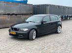 BMW 1-Serie 2.0 118D 2007 Zwart | Cruise | Export/handel, Auto's, BMW, 1995 cc, 1295 kg, Zwart, 1200 kg