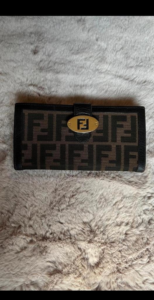 Authentic Fendi Wallet – Classic Design, Ophalen of Verzenden, Gebruikt, Bruin