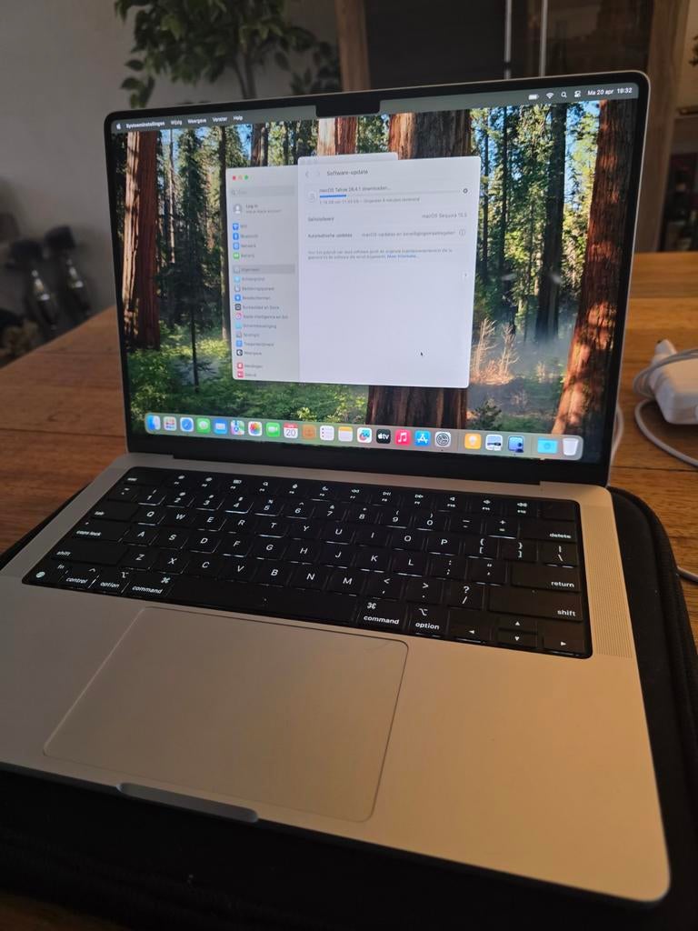 Topper! MacBook Pro 14" M1 Pro, 16GB RAM, 512GB SSD - Zilver, Computers en Software, Apple Macbooks, MacBook Pro, Qwerty, Overige groottes