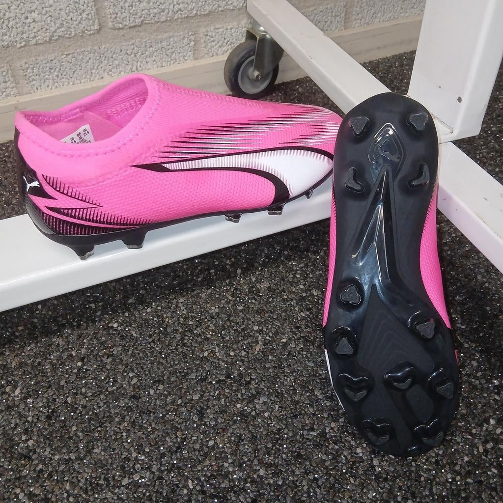 Voetbalschoenen nieuw maat 35, Sport en Fitness, Voetbal, Ophalen of Verzenden