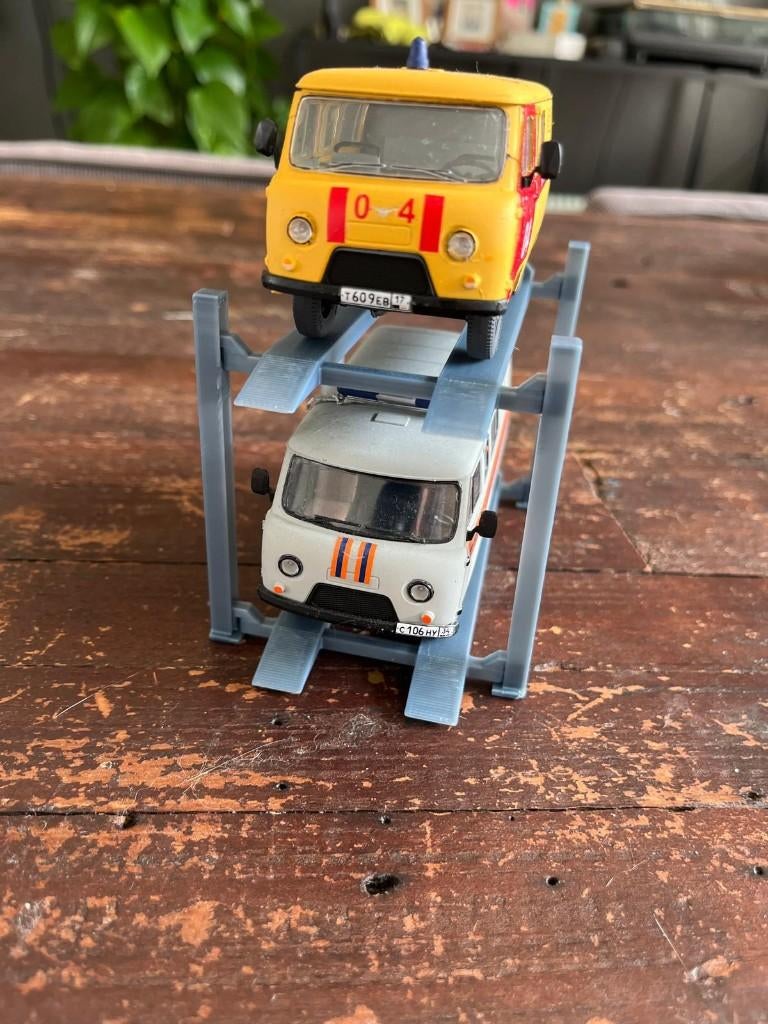 1:43 Dubbele Garage Lift, Hobby en Vrije tijd, Ophalen of Verzenden, Nieuw, Auto, Overige merken