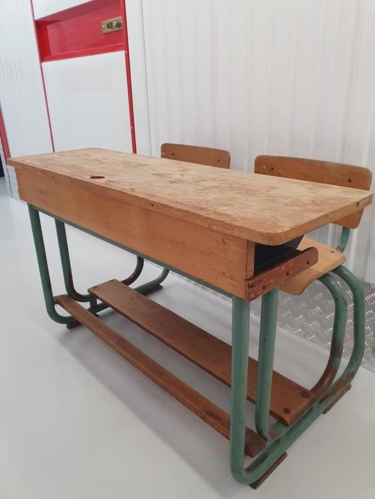 Vintage schoolbank met 2 vaste stoeltjes kinderbureau, Ophalen, Gebruikt