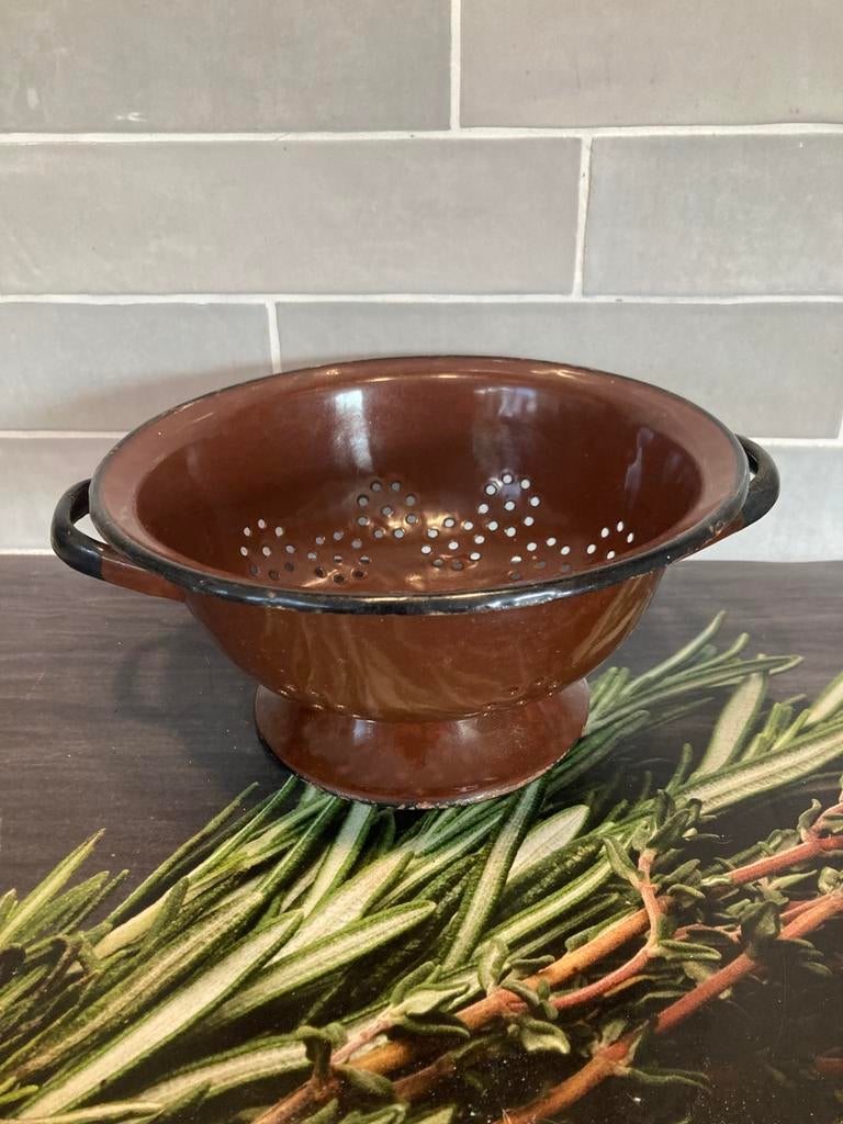 Bruin emaille vergiet (160426c), Ophalen of Verzenden