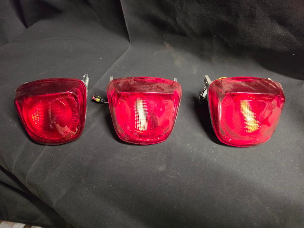 Nieuwe Vespa achterlichten zonder afdekrand, Ophalen of Verzenden, Nieuw, Overige typen, Vespa