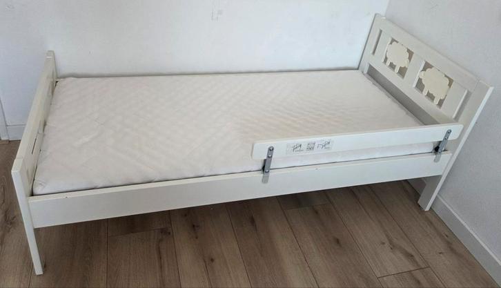 Ikea Kinderbed / peuterbed / juniorbed met matras - Wit, Kinderen en Baby's, Kinderkamer | Bedden, Gebruikt, 160 tot 180 cm, 70 tot 85 cm