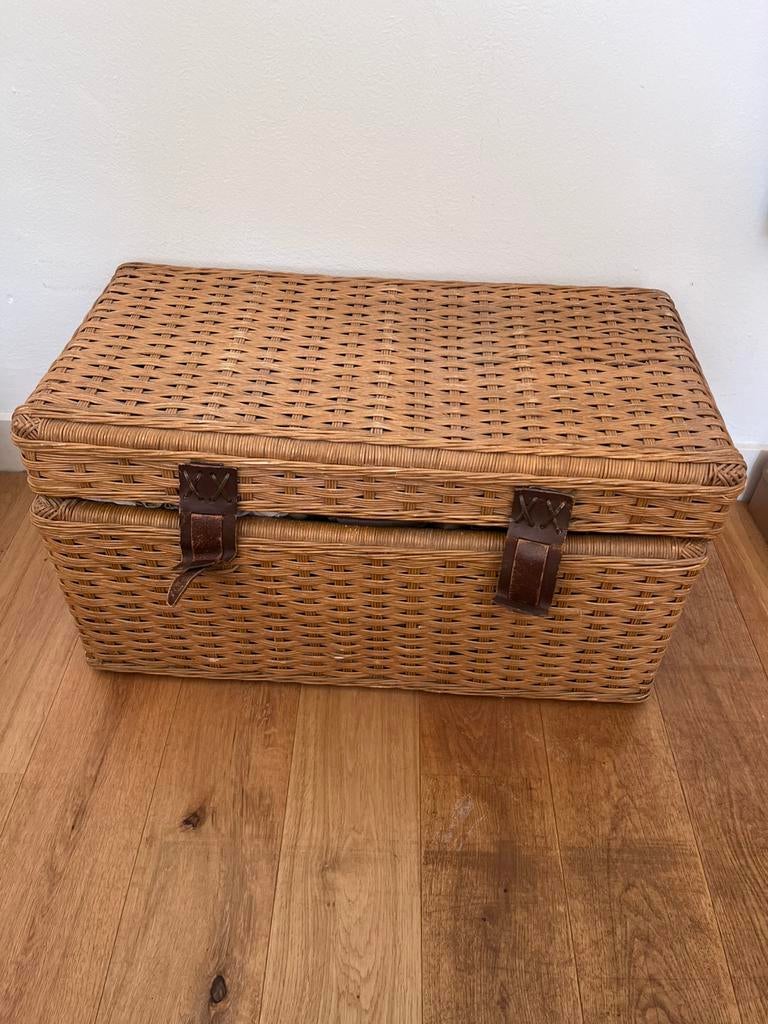 Rieten opbergmand met leren handgrepen, Huis en Inrichting, Woonaccessoires | Kisten, Ophalen, Minder dan 50 cm, 50 tot 100 cm