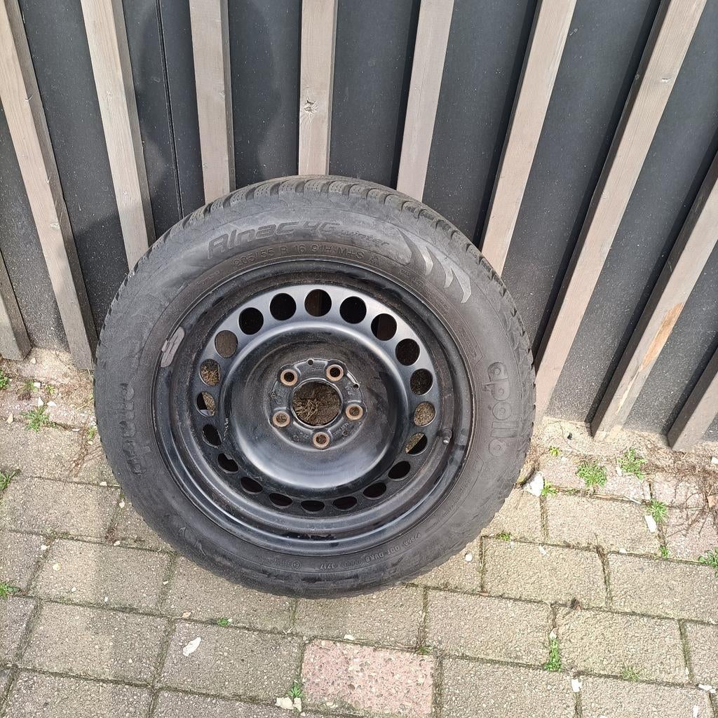 Winterbanden met velgen (vijf gaats) (1 seizoen gebruikt), Auto-onderdelen, Banden en Velgen, Ophalen, Gebruikt, 16 inch, Banden en Velgen