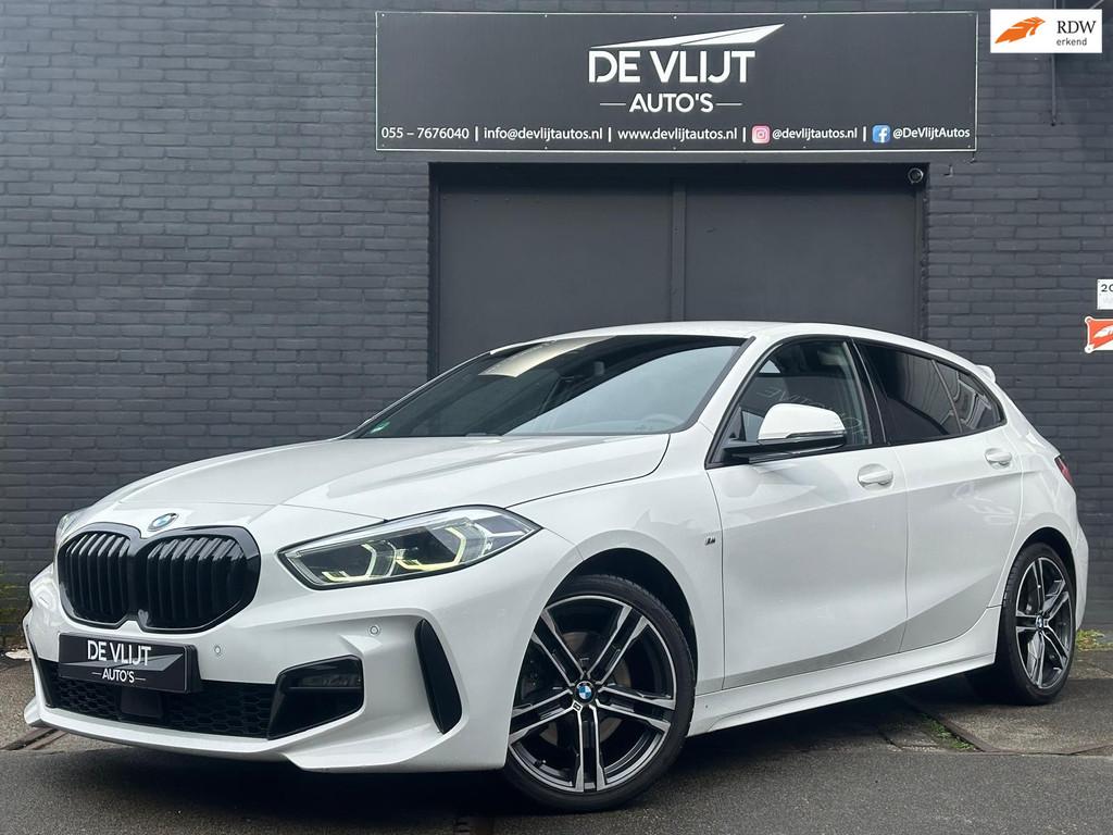 BMW 1-serie 118i High E | M-Pakket | Carplay | Climate Contr, Gebruikt, Leder en Stof, Wit, Adaptive Cruise Control