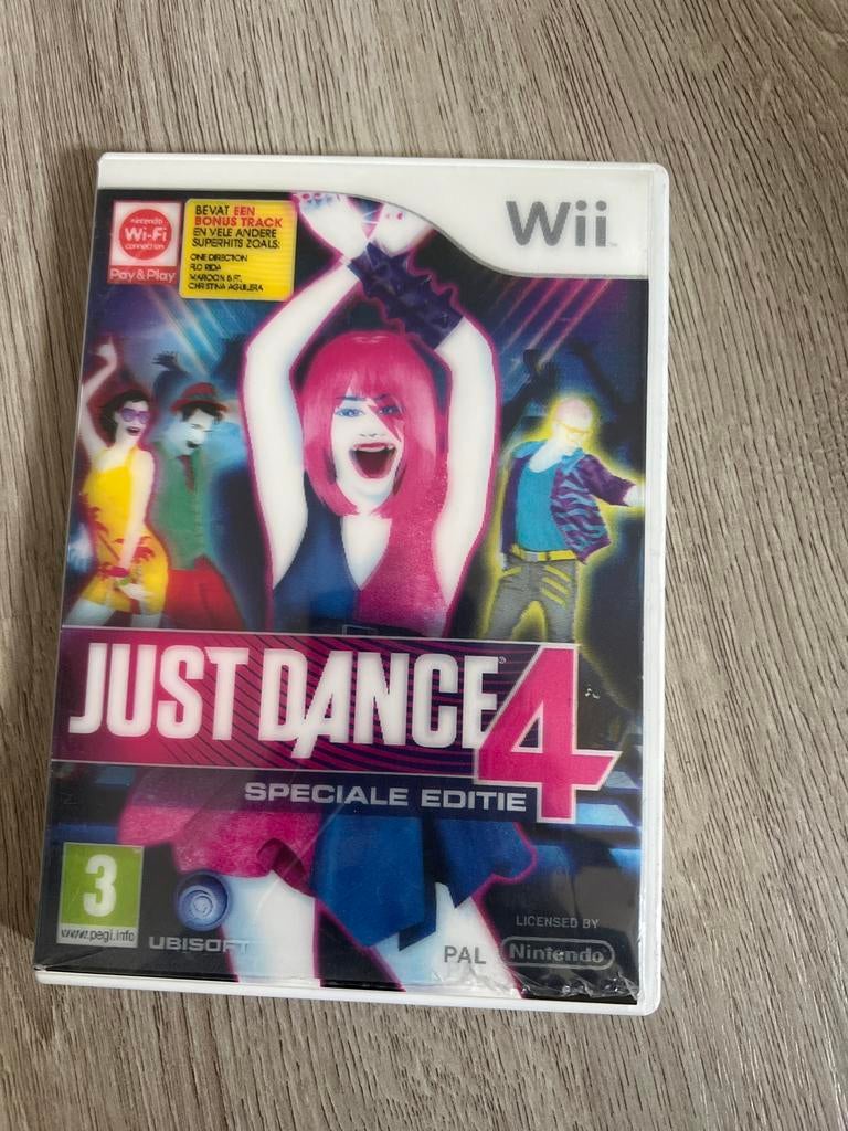 Just Dance 4 Speciale Editie Wii, Muziek, Ophalen of Verzenden, Zo goed als nieuw, 3 spelers of meer