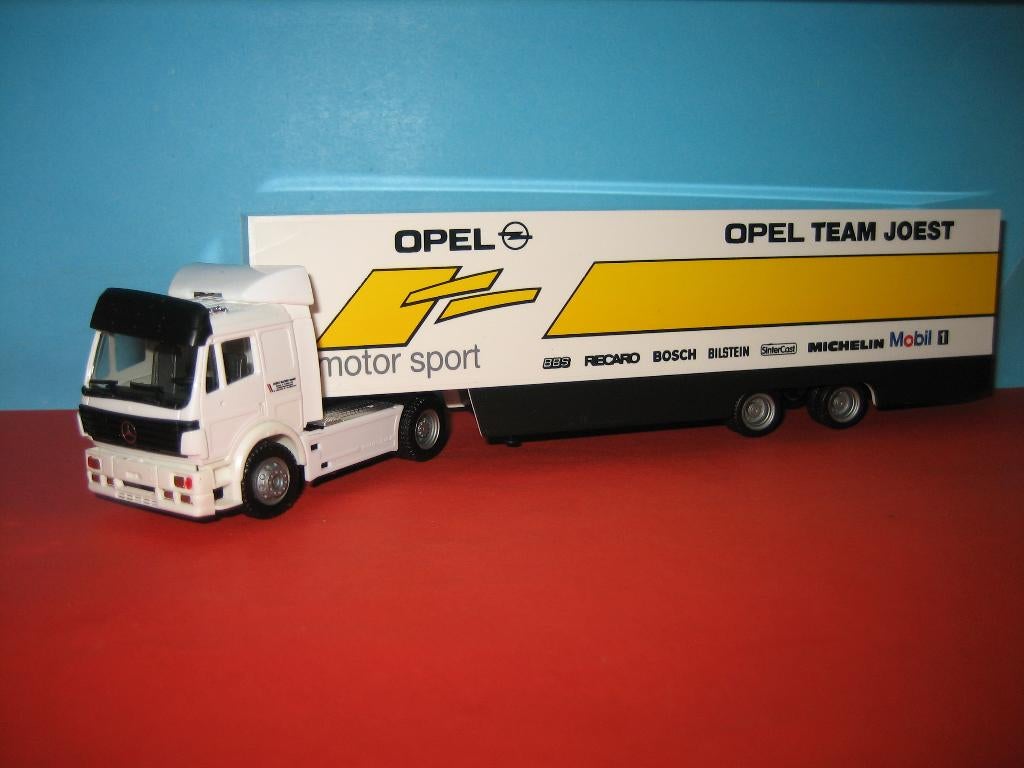 Opel-Team-Joest  MERCEDES met oplegger  Herpa, Ophalen of Verzenden, Zo goed als nieuw, Bus of Vrachtwagen, Herpa