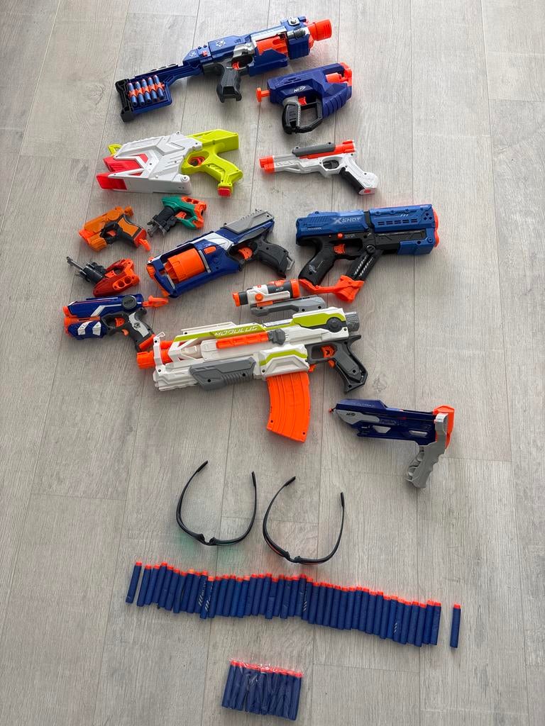 Grote Nerf en X-Shot geweren set met accessoires, Ophalen, Zo goed als nieuw