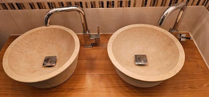 Set van 2 natuurstenen waskommen met kranen, Doe-het-zelf en Verbouw, Sanitair, Ophalen