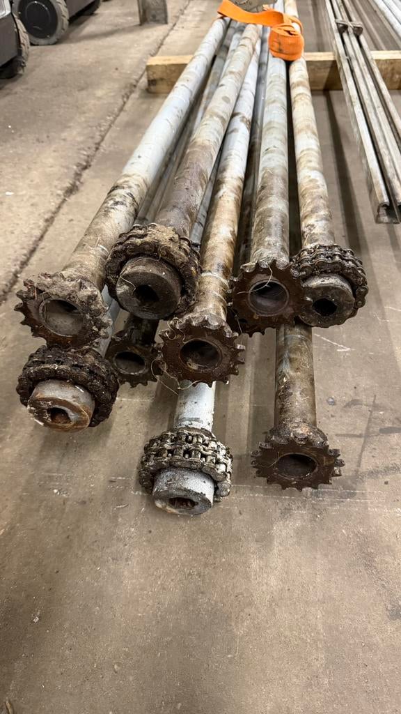 11 stuks aandrijfassen voor kasinstallatie €5,- per stuk, Doe-het-zelf en Verbouw, Metalen, Ophalen, Gebruikt, IJzer