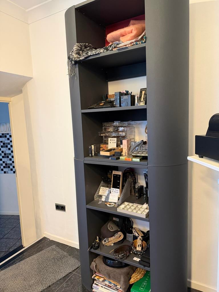 Twee open ijzeren kasten, ook naast elkaar te plaatsen, Ophalen of Verzenden, Gebruikt