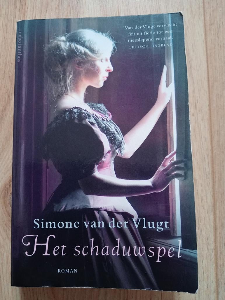 Simone van der Vlugt - Het schaduwspel, Ophalen of Verzenden, Gelezen, Simone van der Vlugt, Nederland