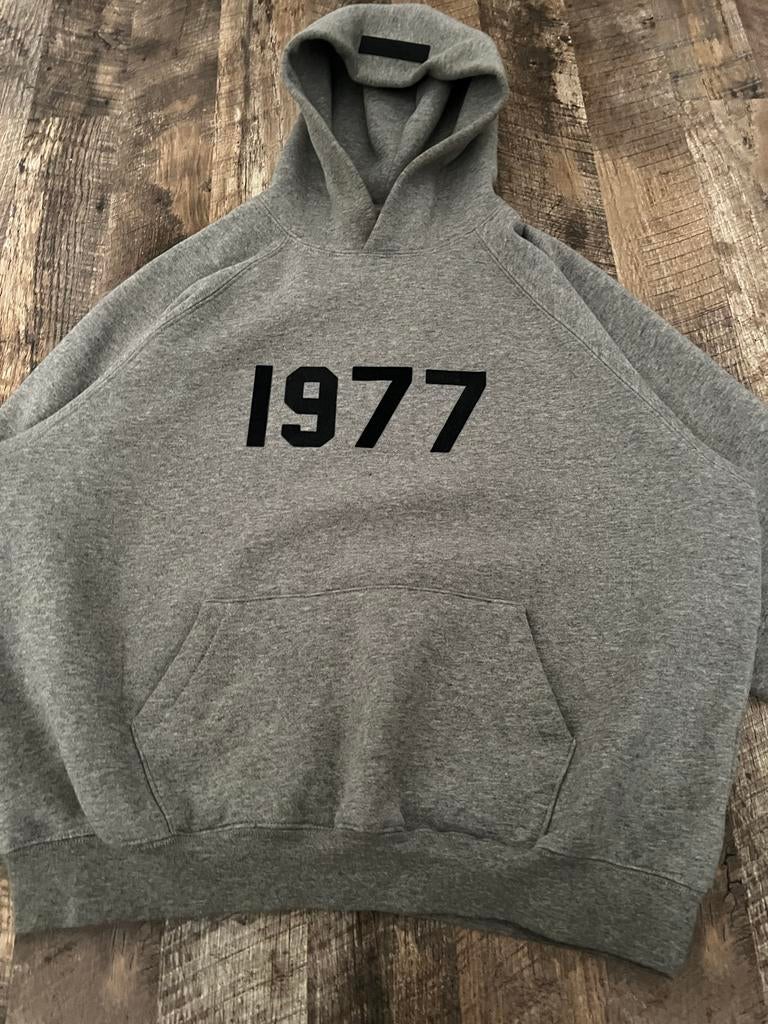Essentials 1977 hoodie grijs maat S/M, Kleding | Heren, Truien en Vesten, Ophalen of Verzenden, Zo goed als nieuw, Maat 48/50 (M)