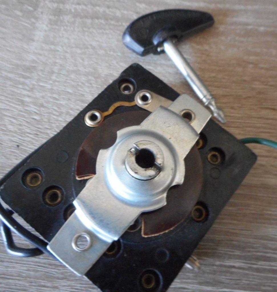 CEV contactslot voor in koplamp, met sleutel.(old Stock), Motoren, Ophalen of Verzenden, Nieuw