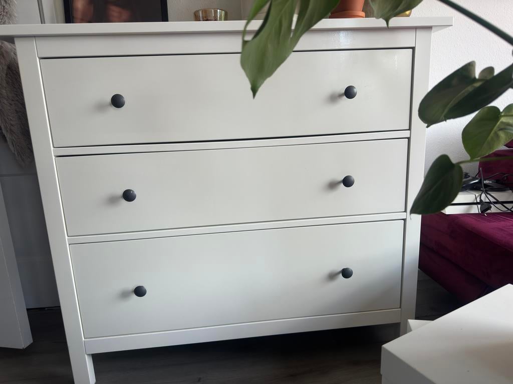 Commode hemnes hoogglans wit, Zo goed als nieuw, 3 of 4 laden, Minder dan 100 cm, 25 tot 50 cm
