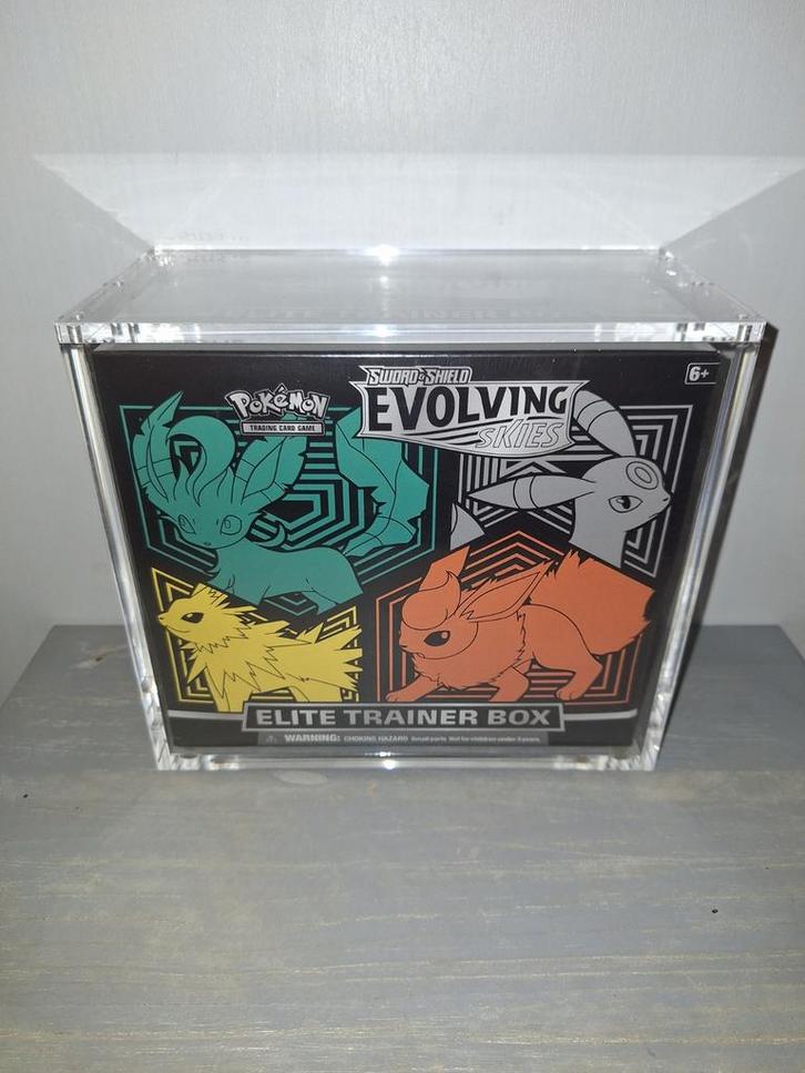 Pokémon Evolving Skies ETB Set & 18 Pack Booster Box, Hobby en Vrije tijd, Verzamelkaartspellen | Pokémon, Nieuw, Boosterbox, Ophalen