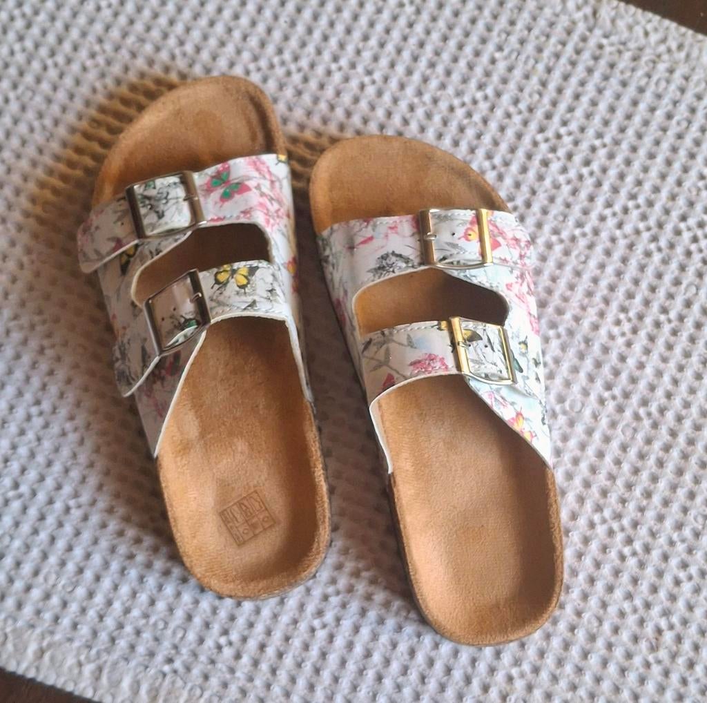 Nieuwe Zomerse Slippers met Vlinderprint, Ophalen of Verzenden, Nieuw, Wit, Slippers
