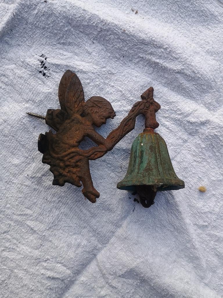 Antieke gietijzeren bel met engel - Rustiek decor, Ophalen of Verzenden, Gebruikt