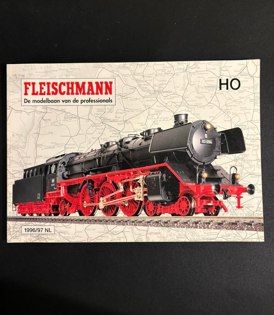 Fleischmann - brochure H0 (1996-1997), Hobby en Vrije tijd, Gelijkstroom, Fleischmann, Zo goed als nieuw, Boek, Tijdschrift of Catalogus