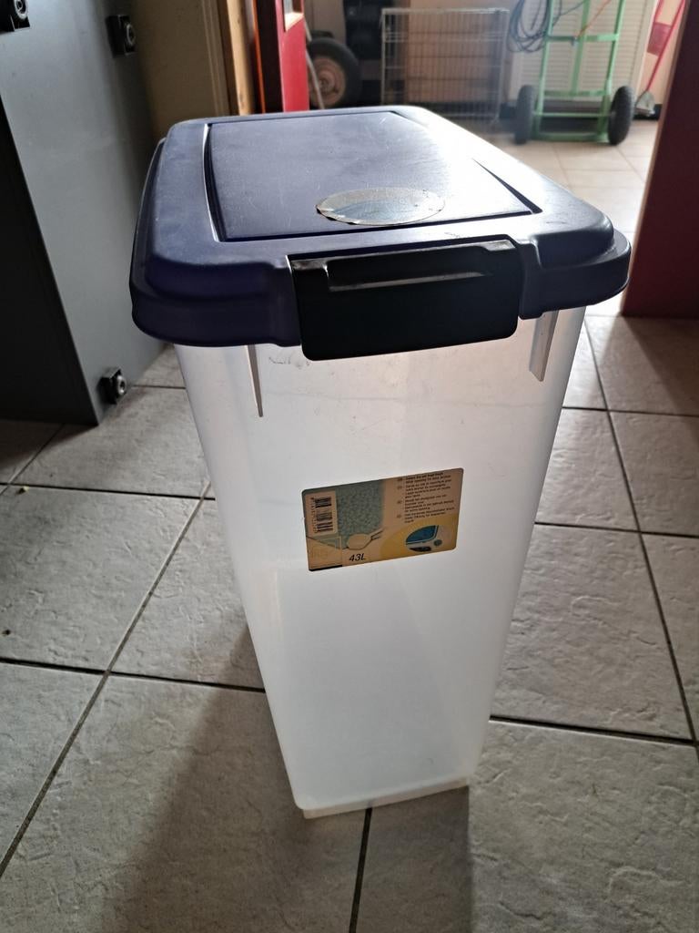 Voerton met luchtdichte afsluiting, Dieren en Toebehoren, Dierenvoeding, Ophalen