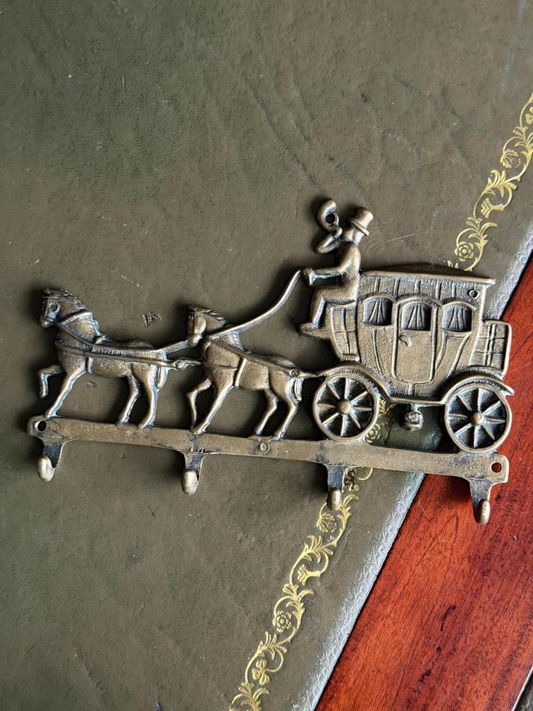 Vintage antiek sleutelrekje / kapstok haken koets met paard, Verzenden