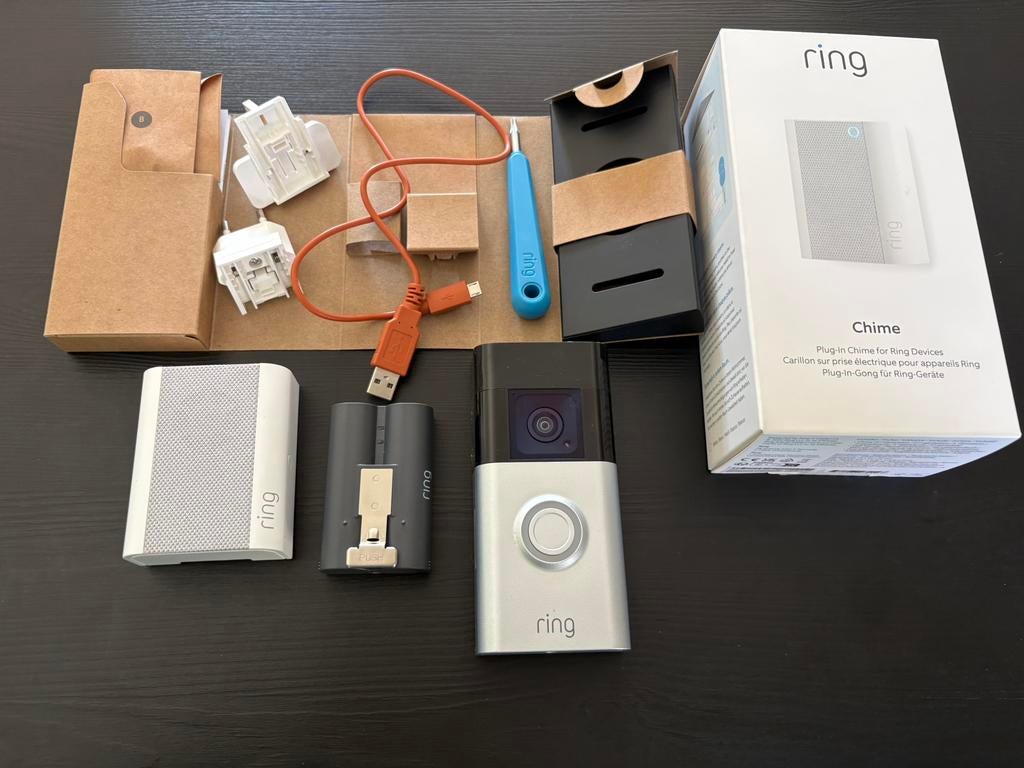 Vrijwel nieuwe Ring plus 3 deurbel met chime, Ophalen of Verzenden, Zo goed als nieuw