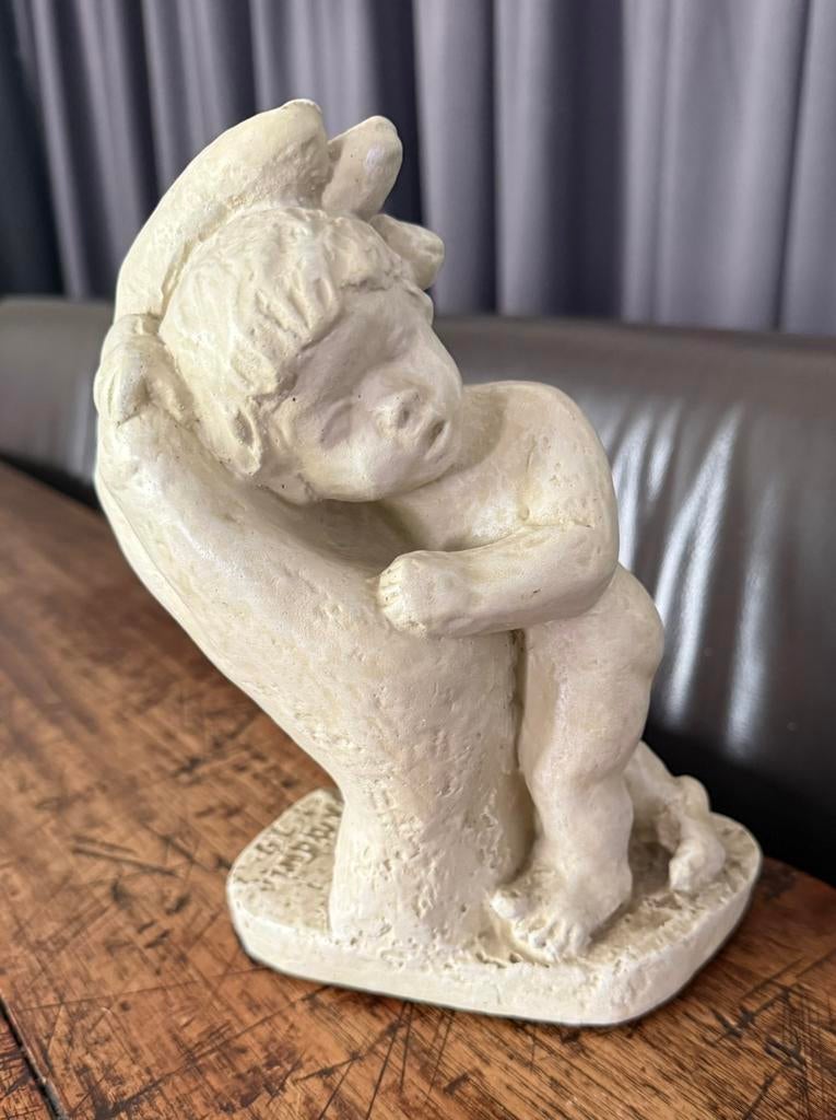 Beeldje op handen gedragen, Ophalen of Verzenden, Zo goed als nieuw, Mens