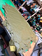 Olijf groen kalfs huiden 1-1.1 mm dikte soepel&glad A3-4, Leer of Kunstleer, Ophalen of Verzenden, Zo goed als nieuw, 30 tot 120 cm