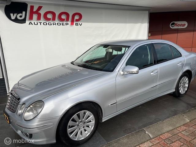 Mercedes E-klasse 220 CDI Elegance, Auto's, Automaat, Gebruikt, 4 cilinders, Traction-control