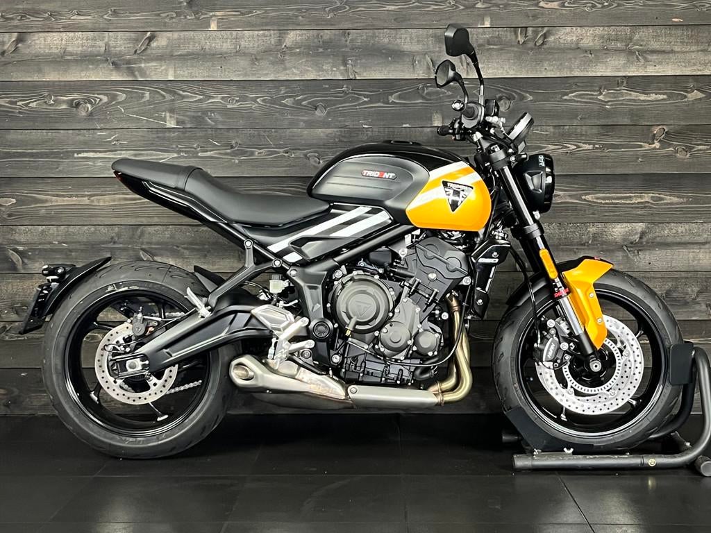 Triumph TRIDENT 660 2025 COSMIC YELLOW (bj 2025), Motoren, Motoren | Triumph, Meer dan 35 kW, Toermotor, 660 cc, Bedrijf