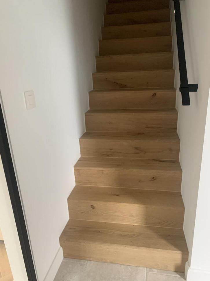 Trap Renovatie door hout vakmannen! notenhout, eikenhout, Diensten en Vakmensen, Timmerlieden en Meubelmakers, Trappen, Garantie
