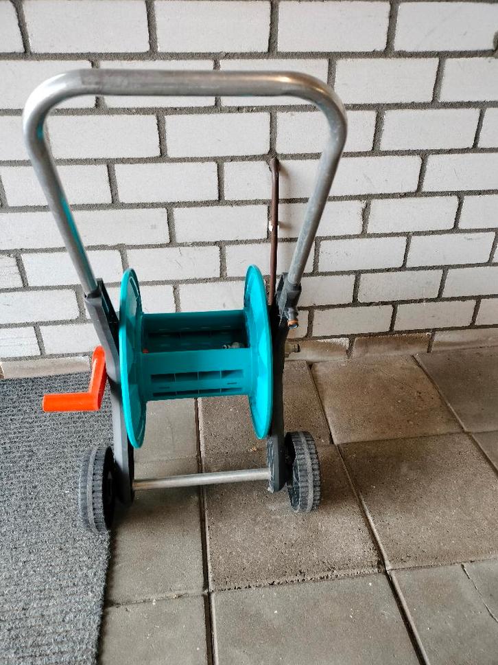 Gardena slangenwagen, Tuin en Terras, Tuinslangen, Zo goed als nieuw, Tuinslang, Ophalen of Verzenden