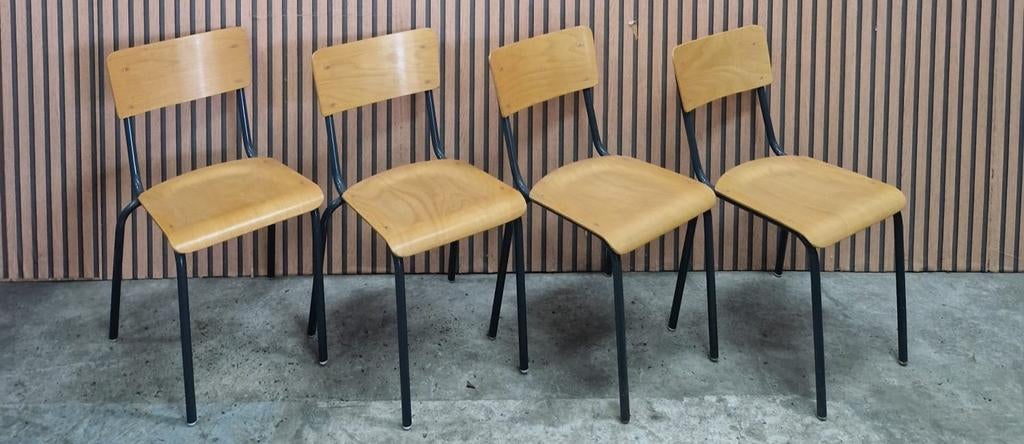 10 x Vintage schoolstoelen cafestoelen hout cafe stoelen, Bruin, Ophalen of Verzenden, Zo goed als nieuw, Vijf, Zes of meer stoelen