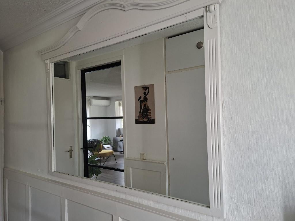grote spiegel met boog, wit houten frame, Huis en Inrichting, Woonaccessoires | Spiegels, Ophalen, Gebruikt, 100 tot 150 cm, 125 cm of meer