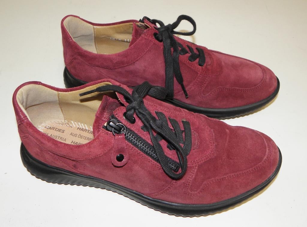 Bordeaux kleurige Hartjes Sneakers maat 6 wijdte G (39/39½), Ophalen of Verzenden, Hartjes, Rood, Sneakers of Gympen
