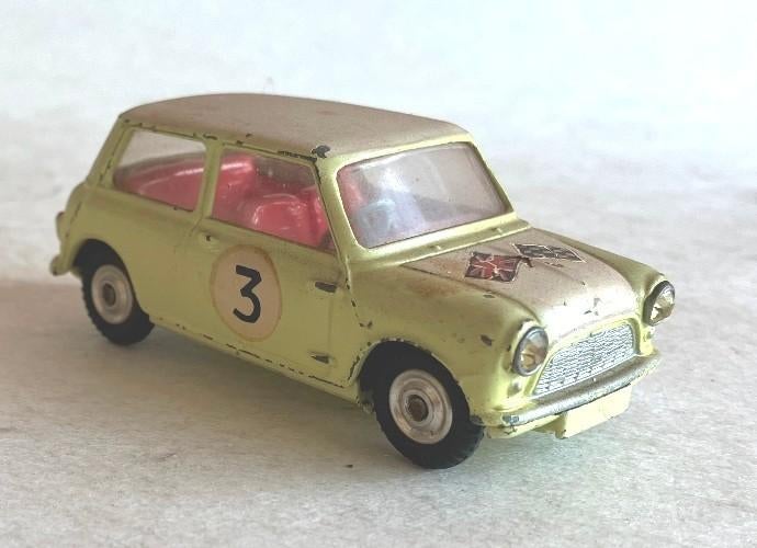 Mini Cooper primrose yellow Corgi Toys # 227., Ophalen of Verzenden, Gebruikt, Auto, Corgi